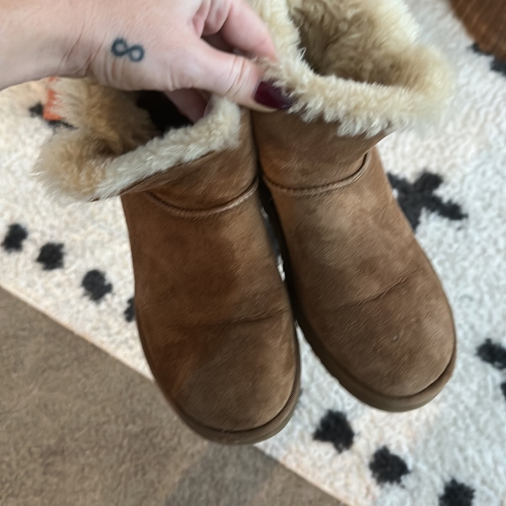 Ugg Mini Bailey Button Chestnut - image 7
